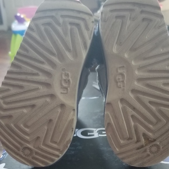 Patch Uggs (PRICE FIRM) - Picture 4 of 8